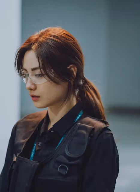 韓國女星林珍娜出席活動,短髮造型搭配水光肌,氣場越來越渾濁了