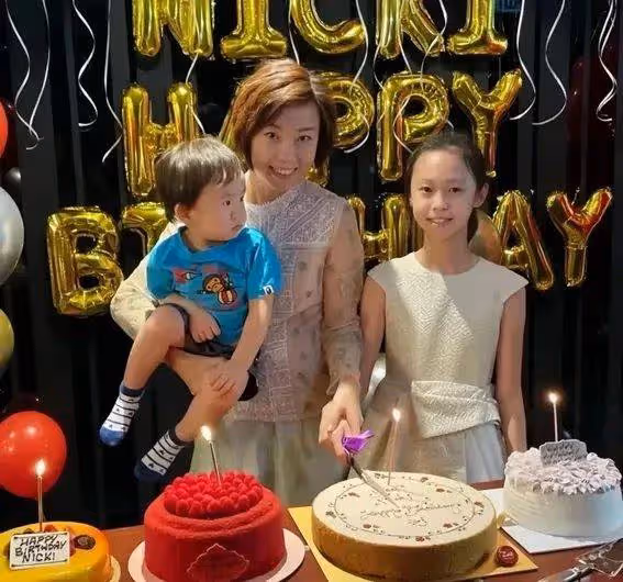袁立三婚驚爆眼球!11歲年齡差背後,她為何拋棄富商選窮小子?