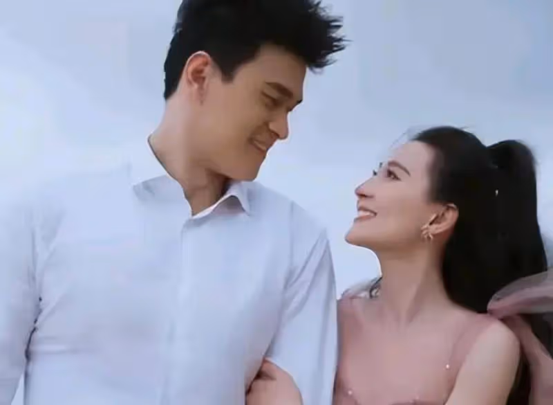 張豆豆曬工作照,穿粉粉嫩嫩美到窒息,孫楊你是懂怎麼娶老婆的!