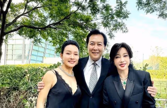 72歲唐國強終於承認和劉曉慶的真實關係,真的沒想到!