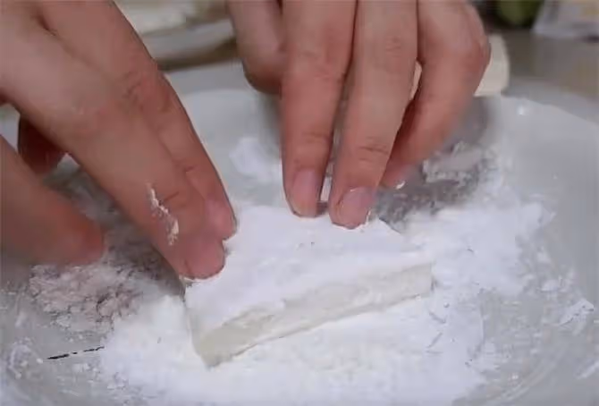 豆腐這樣做，酸甜中帶著辣味，外脆里嫩，每一口都超級過癮