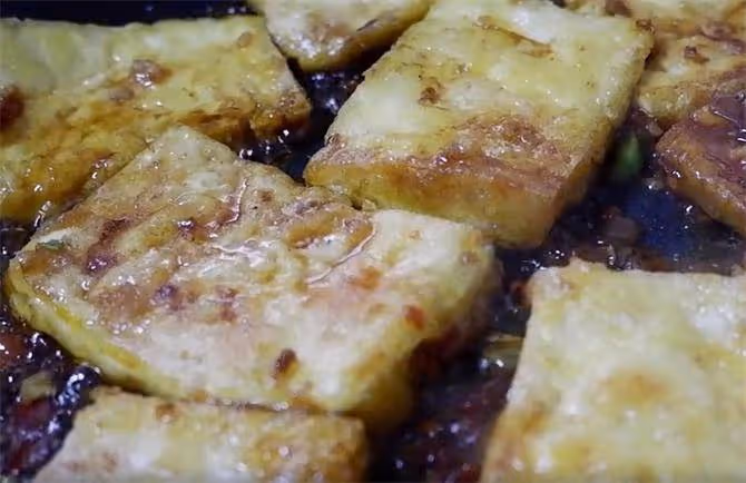 豆腐這樣做，酸甜中帶著辣味，外脆里嫩，每一口都超級過癮