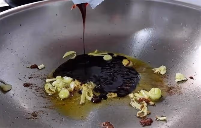 這樣做的豆腐最好吃,壓碎了拌飯,特別下飯,學會了就是拿手菜