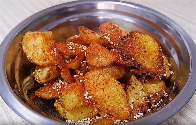 土豆做法雖然多，還是這樣做最好吃，奶香味的烤土豆，吃了就上癮