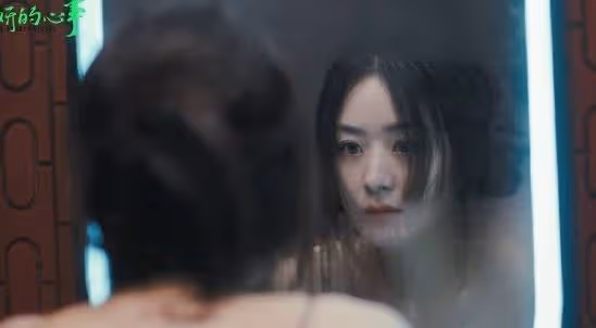 不會演別亂演,趙麗穎一個抽菸鏡頭,堪稱教科書式表演