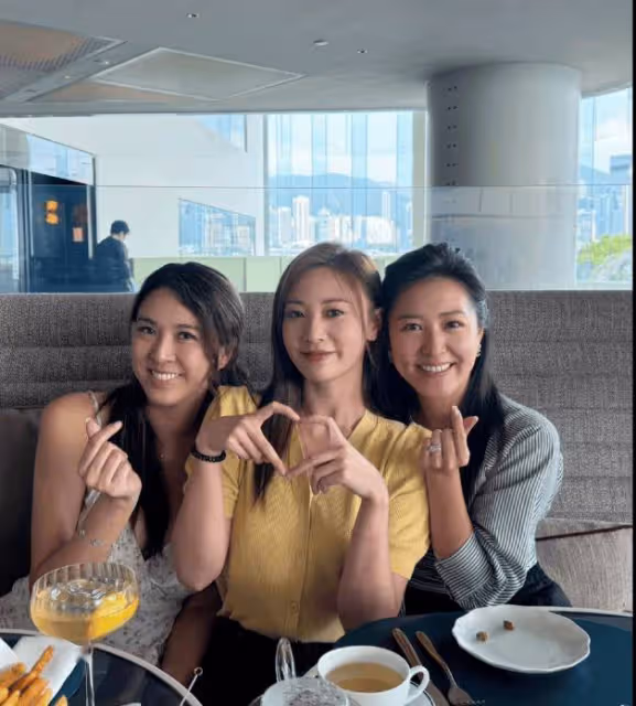 TVB單身花旦與同屆港姐聚會！雖發展平平但結婚生子，做幸福太太！