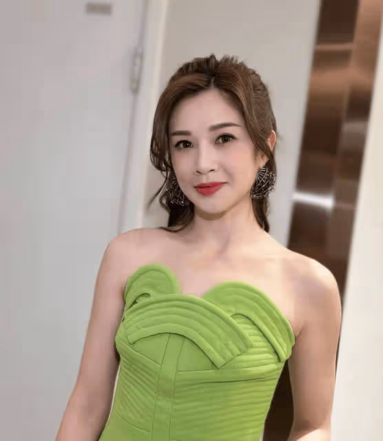 TVB單身花旦與同屆港姐聚會！雖發展平平但結婚生子，做幸福太太！