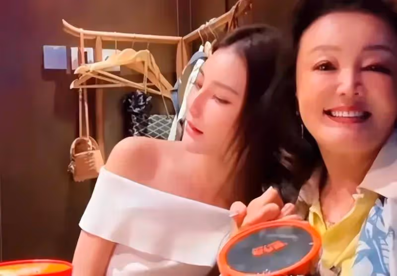 大S面臨人脈危機,張蘭帶馬筱梅見歌手信,大S人心盡失,社交圈急劇縮水!