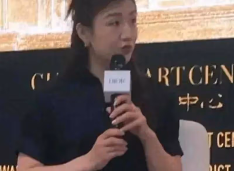 陳夢現身Dior現場成熟美,孫穎莎穿休閒服坐高鐵回河北,大頭練體