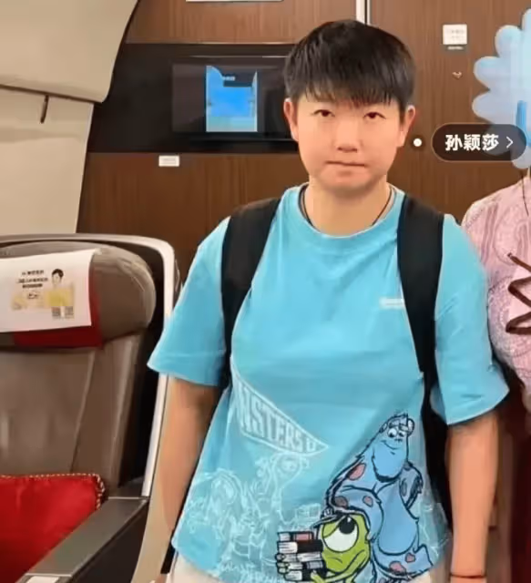 陳夢現身Dior現場成熟美,孫穎莎穿休閒服坐高鐵回河北,大頭練體