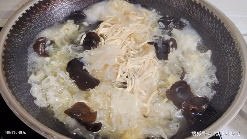 入秋後怕秋燥,遇到這「白色食物」敞開吃!煮一煮拌一拌,脆爽鮮嫩,爽口不膩