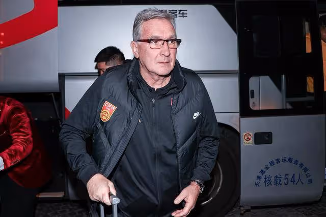 前魯能國腳聊天時說伊萬不行,奪冠靠圖拔班底伊萬光練防守