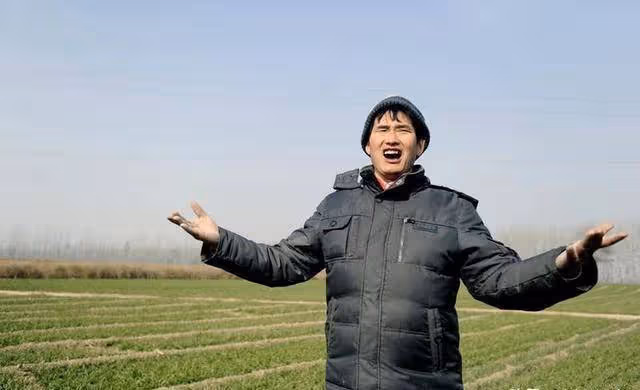 大衣哥北京「豪宅」突然曝光,但網友感嘆:堅持做你自己!