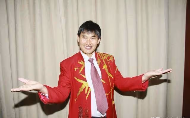 大衣哥北京「豪宅」突然曝光,但網友感嘆:堅持做你自己!