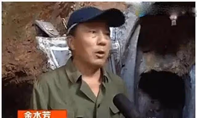 他是江西神秘野人,因失戀選擇隱居,今住在岩壁上的三室一廳