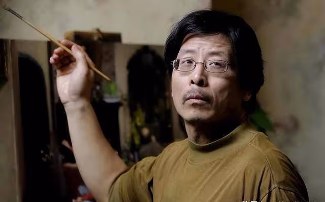 他畫發動機,橫的賣198萬豎的1897萬,放大專家稱這後根本不是畫