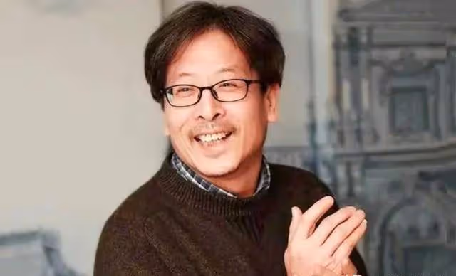 他畫發動機,橫的賣198萬豎的1897萬,放大專家稱這後根本不是畫