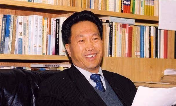 昔日河北首富:坐擁千億家產,家中27個保姆,最後帶兒子一起自首
