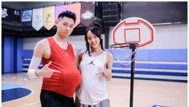 這一次,36歲靠美貌翻身的張嘉倪,徹底撕開了前任買超的尷尬處境