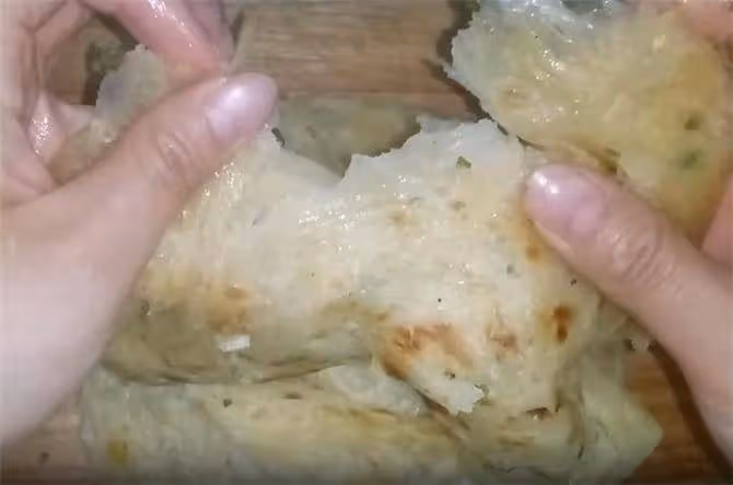 想做出又勁道又軟的油餅,只需注意這兩點,做出來比麵食店還好吃