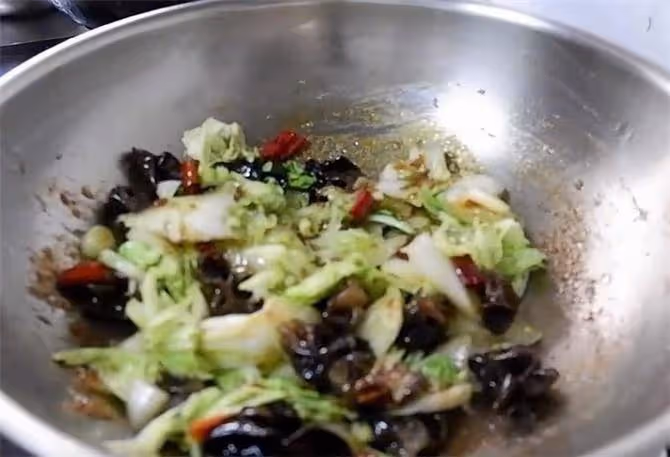 醋溜白菜想要好吃,每一步都很重要,白菜脆嫩,酸爽開胃,真下飯