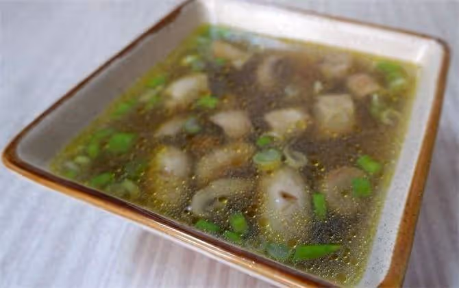 一口鮮上頭的口菇鮮湯,做法簡單,不用多餘調料,喝一口真的過癮