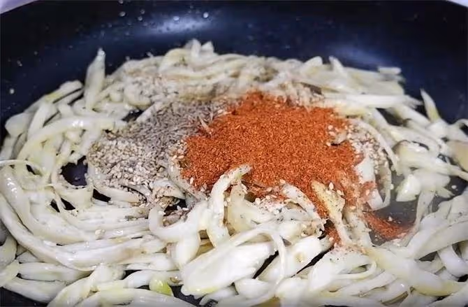 杏鮑菇這樣做,口感和味道真像魷魚,香辣好吃,吃著真的太過癮了
