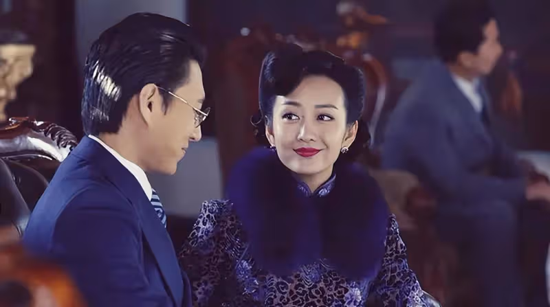 再看《偽裝者》才知:明樓為了和汪曼春舊情復燃,下了多大一盤棋