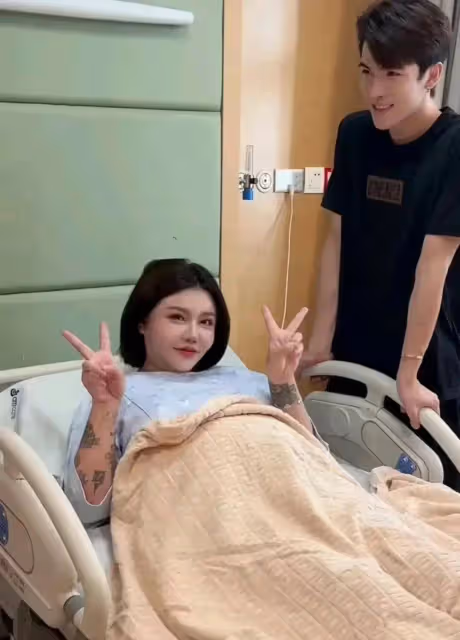 恭喜！網紅韓安冉官宣二胎得女，老公笑開花，一家四口太甜蜜