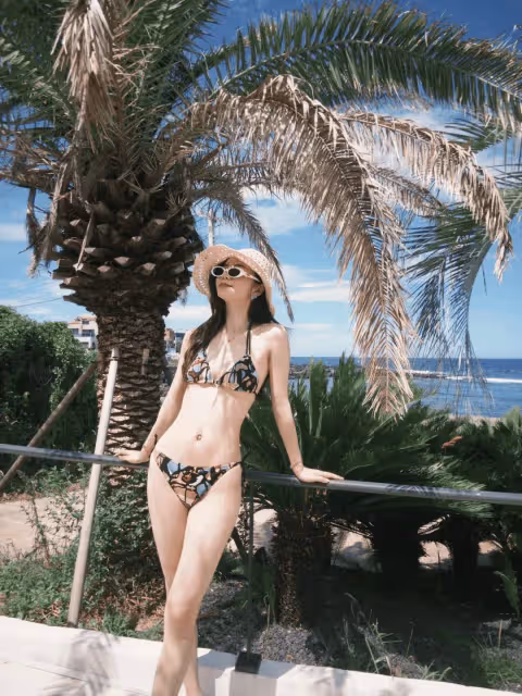 張馨月社交平台大曬性感美照，卻被網民指太醜，又學吳千語