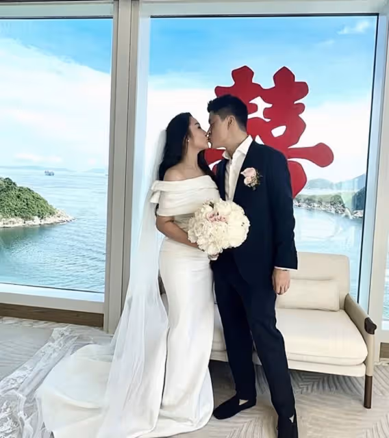 恭喜!香港知名男星梁家輝升級當外公,大女兒宣布平安生女