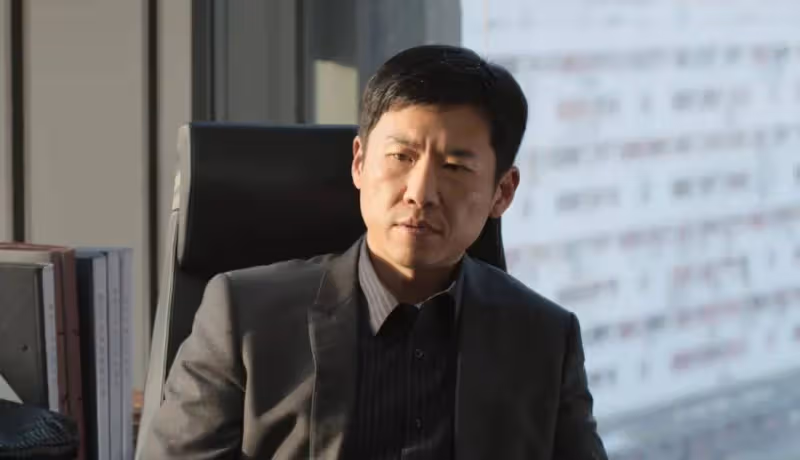 《凡人歌》:那偉的生活,從雲端跌到泥里,源於他做錯了四件事!