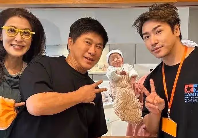歐弟官宣三胎女兒出生,親自全程陪老婆生產