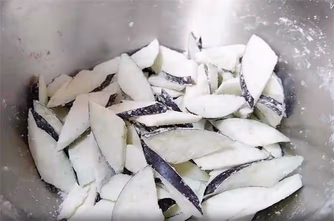 外酥內軟的怪味茄子,一道茄子五味俱全,炒烹炸全用到,真好吃