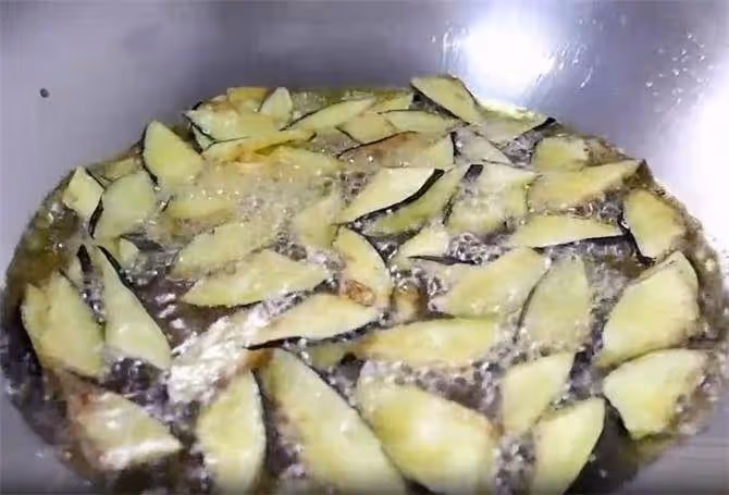 外酥內軟的怪味茄子,一道茄子五味俱全,炒烹炸全用到,真好吃