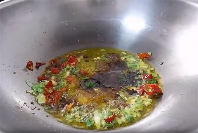 外酥內軟的怪味茄子,一道茄子五味俱全,炒烹炸全用到,真好吃