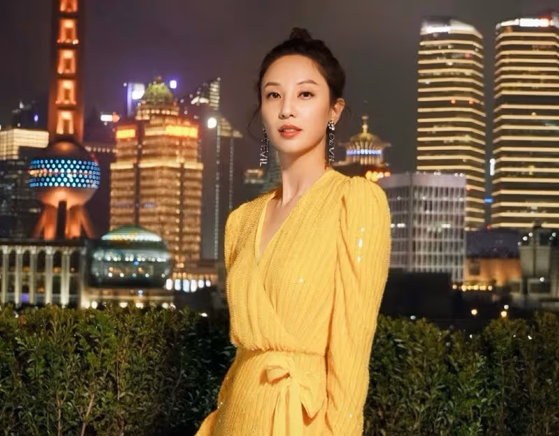 知名港星舉家搬離上海,宣布重回香港生活,努力教女兒認繁體字