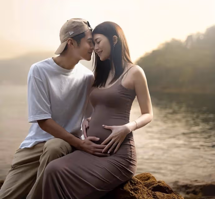 香港知名女星產後奶水充足,堅持全母乳喂女,近百袋奶打包放冰箱