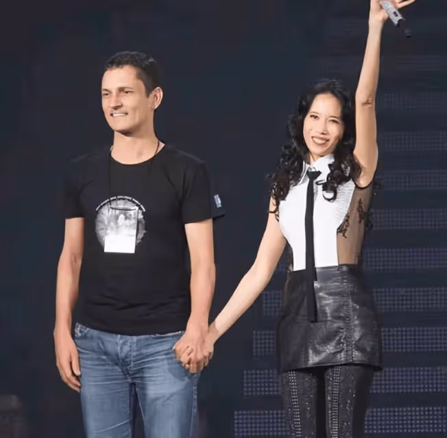 在莫文蔚杭州演唱會第一排看到她的愛情,太幸福了