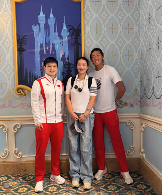 王勵勤老婆曬樊振東覃海洋張之臻美照,網友喊她快開始營業美貌