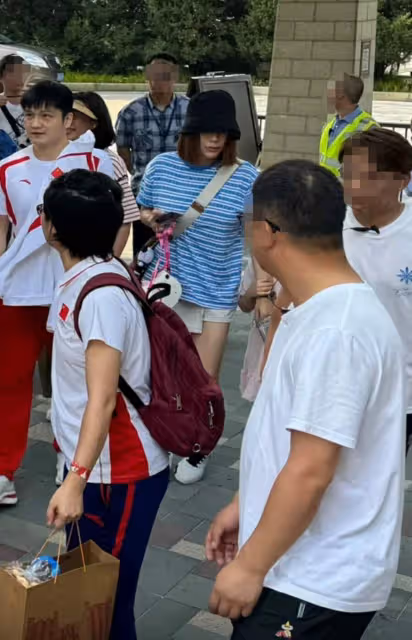 王勵勤老婆曬樊振東覃海洋張之臻美照,網友喊她快開始營業美貌
