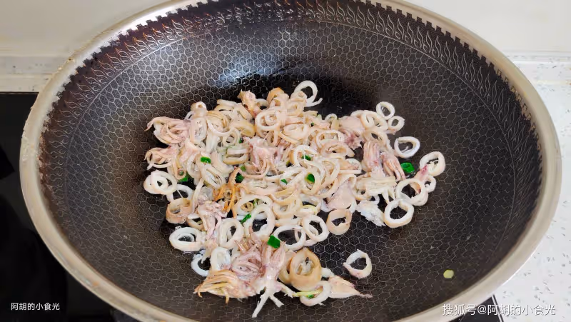 白露後寧可不吃肉,也要再來一碗此湯!三種食材隨便煮,鮮潤十足,滿口好味