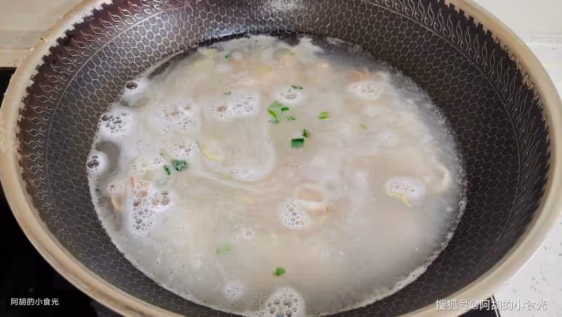 白露後寧可不吃肉,也要再來一碗此湯!三種食材隨便煮,鮮潤十足,滿口好味