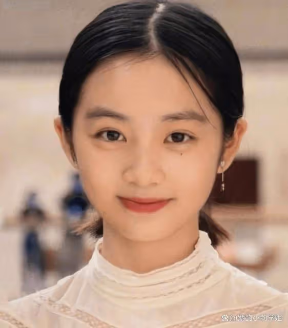 黃磊黃多多紐約街頭騎車,網友感嘆:越長越美了!