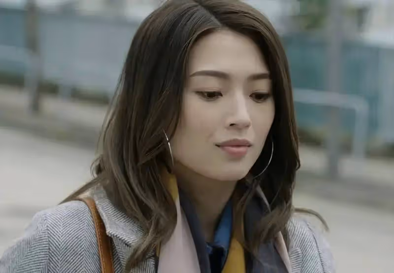 厲害!香港知名女星產後奶水充足,近百袋奶打包放冰箱,全母乳喂女