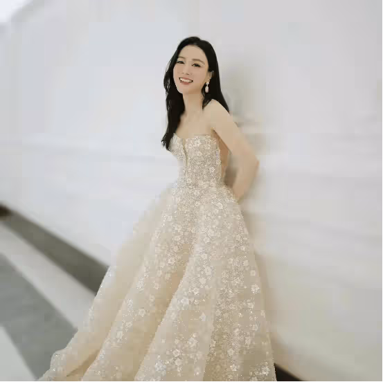 TVB花旦承認夫妻自私拒生娃，拒絕夫妻檔合作，靠實力不靠背景上位