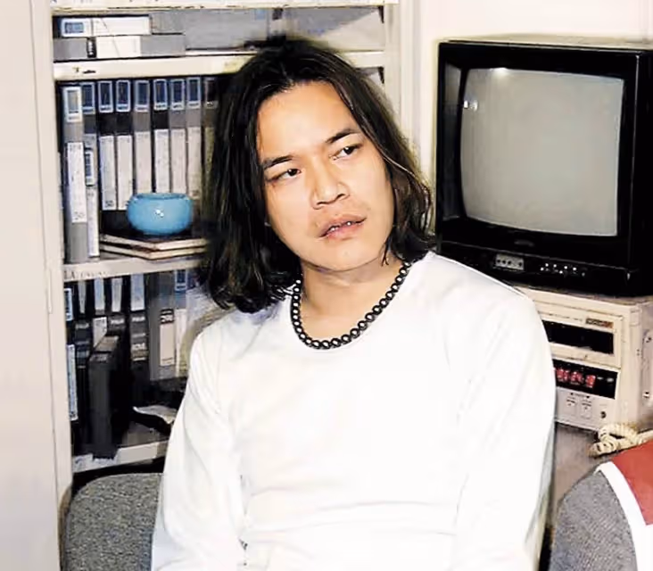 香港知名男星惹自殺疑雲,發恐怖文字嚇壞網友,兩度患癌剃度出家