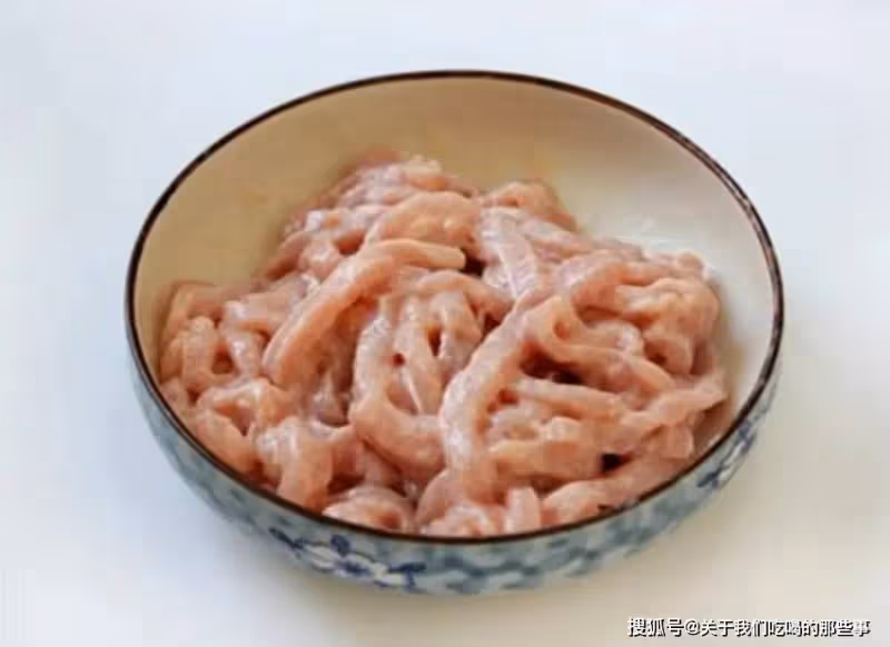熬瘦肉粥,直接下肉絲不好吃?多做2步,肉絲軟嫩不腥,粥好喝