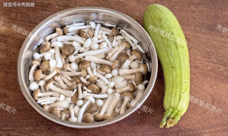 秋天,建議中老年:少吃花生瓜子,多吃3種鹼性菜,身體更健康!