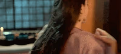 王祖賢穿著邋遢現身溫哥華:「蛇精」下巴大肥肚,手夾皮包像土豪